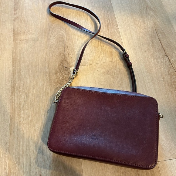 Michael Kors Jet Set Travel Medium E/W Saffiano Leather deep red - Picture 2 of 4